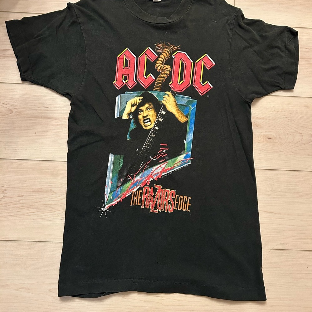 Vintage AC/DC “The Razor’s Edge” Tour Tee — 1990/91 — Single Stitch